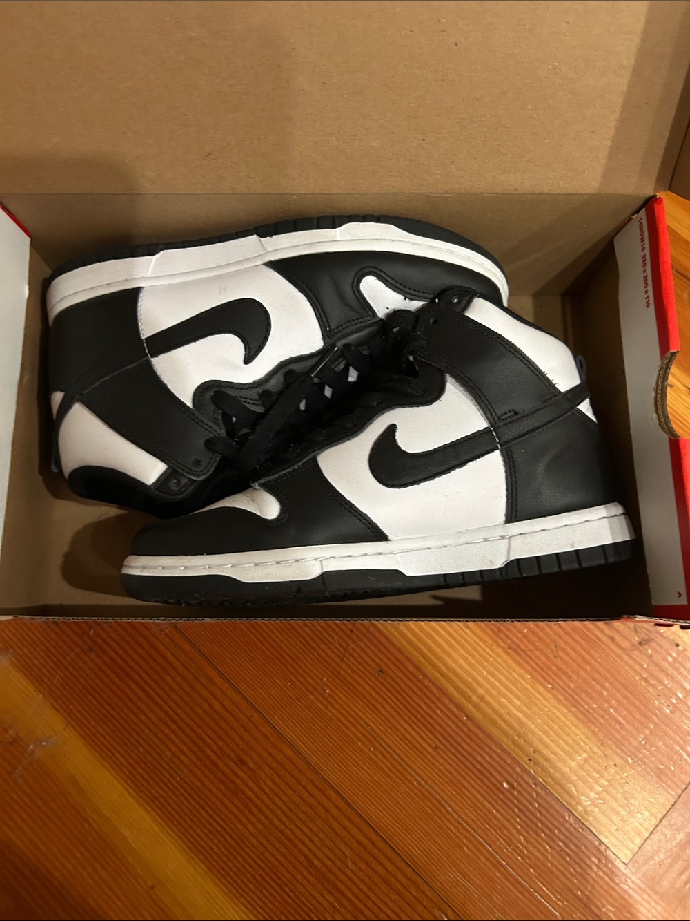 Nike women Black and White Mid-Top Sneakers